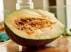 吃哈密瓜可以吃皮蛋吗,美味碰撞的奇妙体验