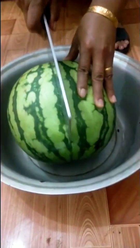 吃假瓜拉肚子,误食后果及防范指南