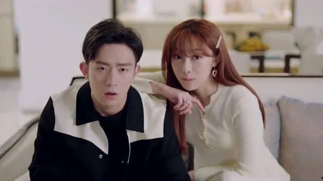 现实吃瓜视频情侣,吃瓜视频里的甜蜜情侣日常