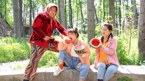 姐妹吃瓜图,揭秘娱乐圈幕后故事