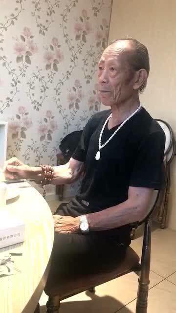 吃瓜大爷爱跳舞,舞动激情，乐享生活